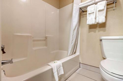 Quality Inn Hays I-70 – Photos 3