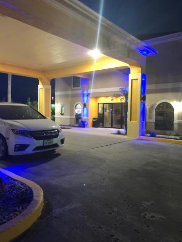 Fotografie z fotogalerie ubytování Los Fresnos Inn and Suites v destinaci Los Fresnos