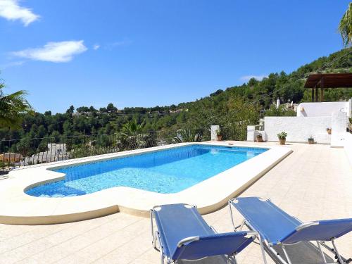 Bazén v ubytování Holiday Home La Vina by Interhome nebo v jeho okolí