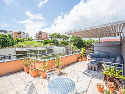 Balkón nebo terasa v ubytování Apartment Jardins Sa Boadella by Interhome