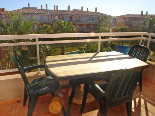 Balkoni atau teres di Apartment La Senia by Interhome