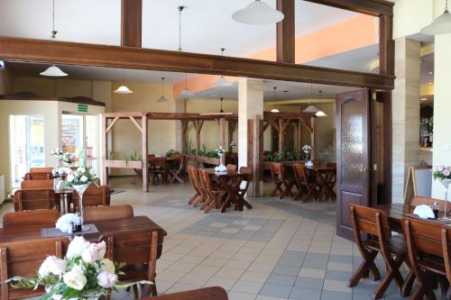 Restoran atau tempat lain untuk makan di Hotel DYMINY