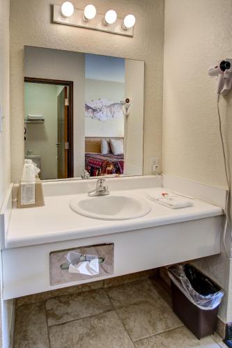 Bilik mandi di Booneslick Lodge - Neosho