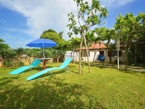 Kawasan permainan kanak-kanak di Holiday Home Aron by Interhome