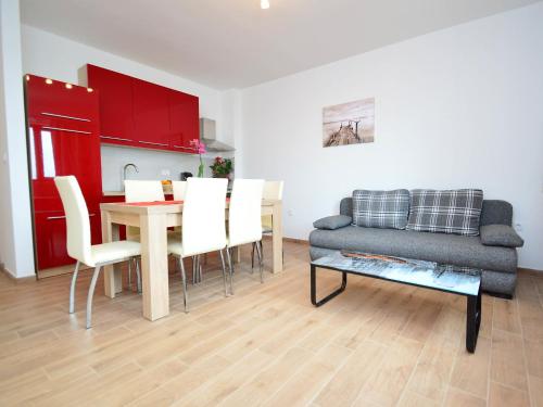 Kuchyň nebo kuchyňský kout v ubytování Apartment Kika-2 by Interhome