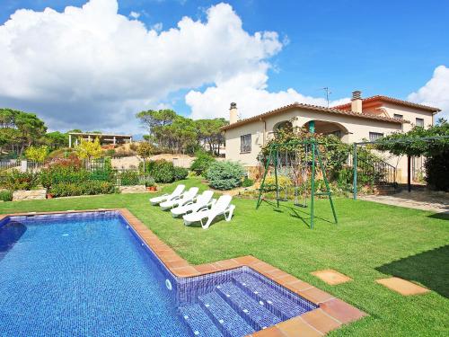 Πισίνα στο ή κοντά στο Holiday Home Marina by Interhome