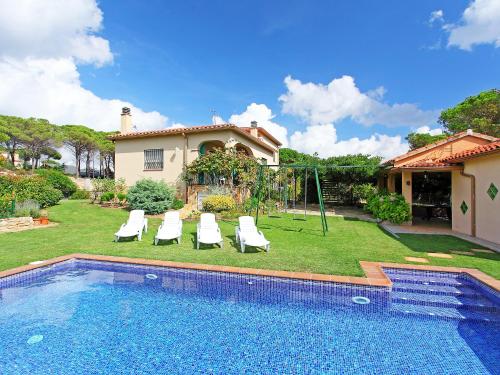 Πισίνα στο ή κοντά στο Holiday Home Marina by Interhome