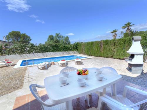 Bazén v ubytovaní Holiday Home Villa Santa Marta I by Interhome alebo v jeho blízkosti