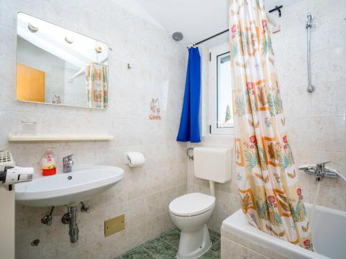 Apartment Hilde Blue-9 by Interhome