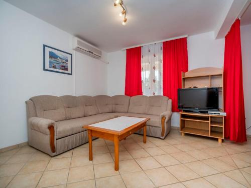 Apartment Hilde Red-1 by Interhome