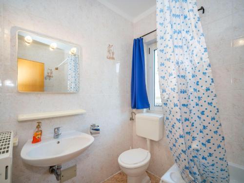 Apartment Hilde Blue-7 by Interhome
