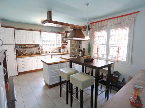 Η κουζίνα ή μικρή κουζίνα στο Holiday Home Torre del Sol by Interhome