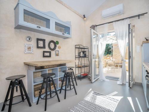 Kuchyň nebo kuchyňský kout v ubytování Holiday Home Aničić by Interhome