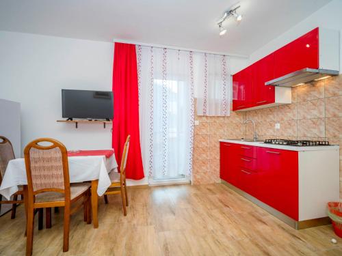 Apartment Hilde Red-6 by Interhome