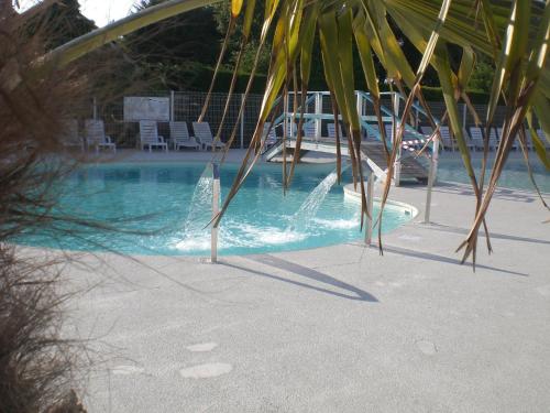 Πισίνα στο ή κοντά στο Camping Paradis Le Royon