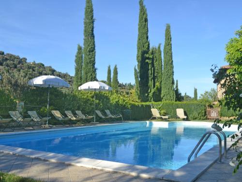 The swimming pool at or close to Holiday Home Montecucco Winery by Interhome