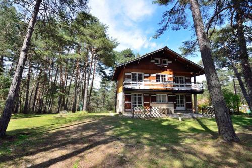 Large Riverside Chalet Near Gorges du Verdon