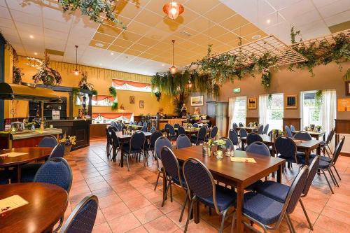 Restoran atau tempat lain untuk makan di Holiday-Home HELMGRAS 5p. Amsterdam and the beach