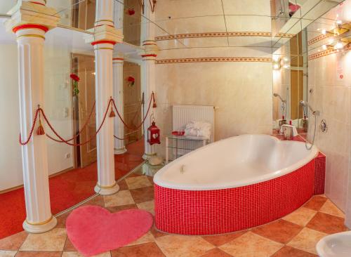 Phòng tắm tại Hotel König Ludwig