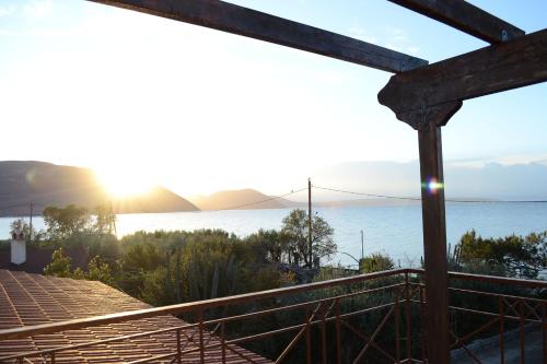 Foto Villa Bella Loukisia Seafront 5BR Villa for 10 Near Athens 3