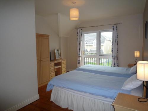 Postel nebo postele na pokoji v ubytování The Links Waterville No 8 by Trident Holiday Homes