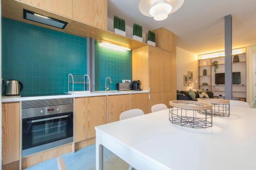 Wide & Bright 4 Families by LovelyStay