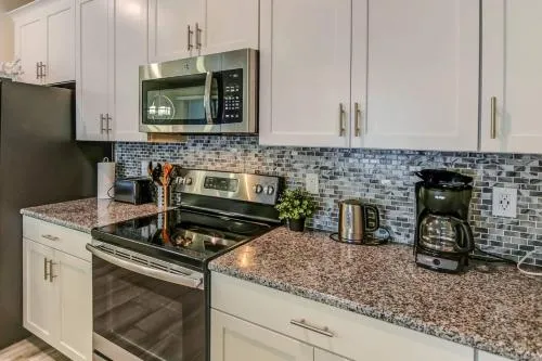 B - New 4 Bedroom Home - 5 Miles to Disney - Free Water Park - Private Pool photo 19