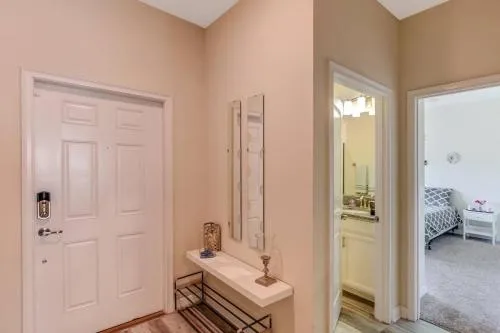 B - New 4 Bedroom Home - 5 Miles to Disney - Free Water Park - Private Pool photo 6