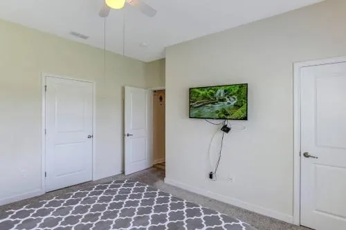 B - New 4 Bedroom Home - 5 Miles to Disney - Free Water Park - Private Pool photo 24