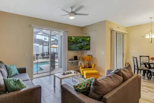 B - New 4 Bedroom Home - 5 Miles to Disney - Free Water Park - Private Pool photo 10