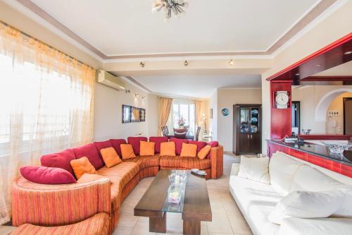 Gallery image of Zante View (4bedroom luxury home) Free Pickup in Zakynthos Town