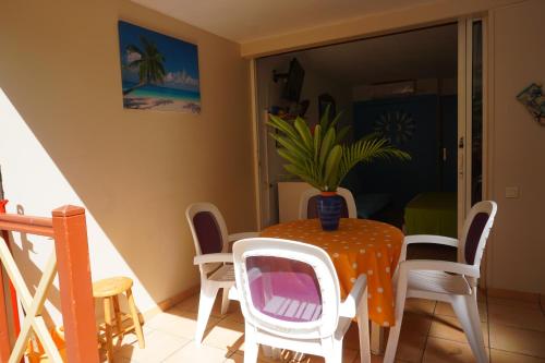 Φωτογραφία από το άλμπουμ του Appartements Residence Mahoghany σε Sainte-Anne