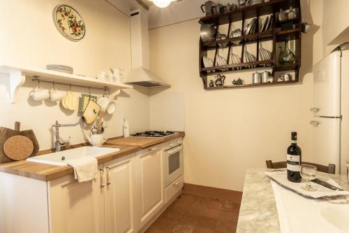 Kuchyň nebo kuchyňský kout v ubytování Podere La Cava