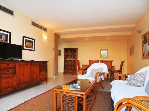 Apartment Nou Fontana-4 by Interhome