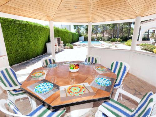 Fotografie z fotogalerie ubytování Villa Villa Ute by Interhome v destinaci Les tres Cales