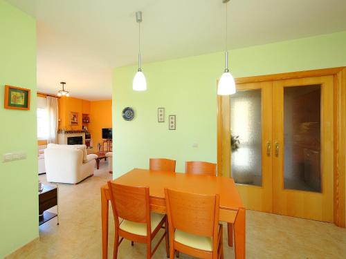 Η κουζίνα ή μικρή κουζίνα στο Holiday Home Marina by Interhome