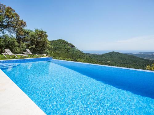 Piscina de la sau aproape de Holiday Home Amalia by Interhome