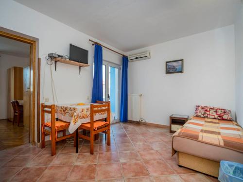 Apartment Hilde Blue-5 by Interhome