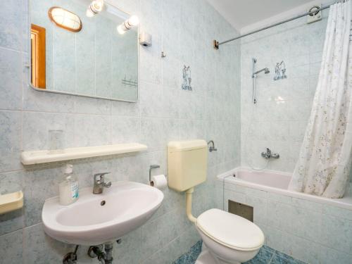 Apartment Hilde Blue-5 by Interhome
