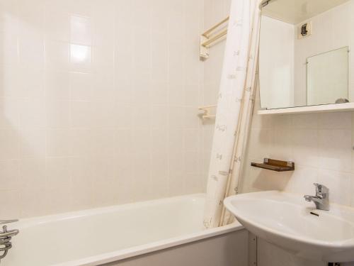 Studio Le Prariond - Val Claret-9 by Interhome
