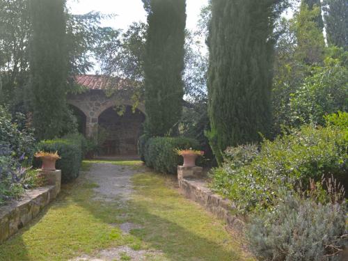 Taman di luar Holiday Home Montecucco Winery by Interhome