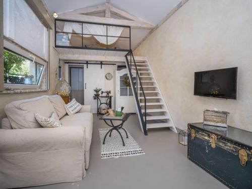 TV a/nebo společenská místnost v ubytování Holiday Home Aničić by Interhome