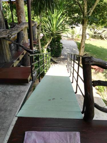Balkón nebo terasa v ubytování Pana and River Homestay Kang Krachan