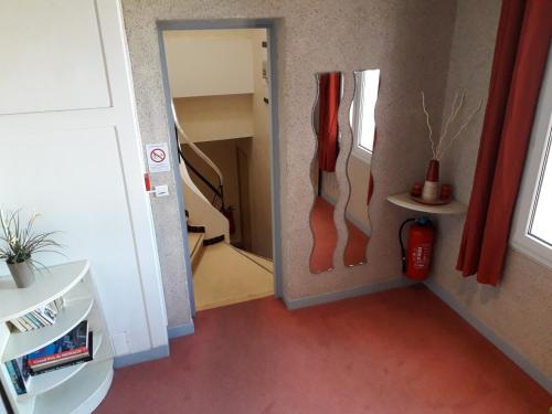 Gallery image of Hotel Le Terminus in Le Lavandou
