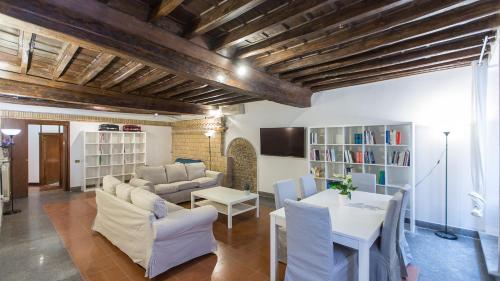 Rental in Rome Scala Deluxe