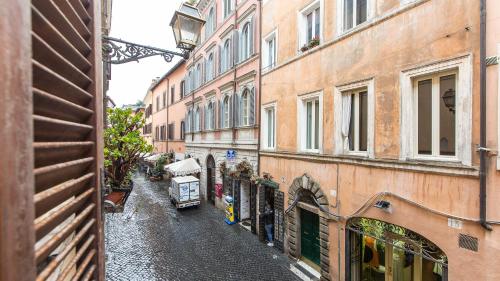 Rental in Rome Scala Deluxe