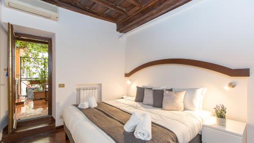 Rental in Rome Scala Deluxe