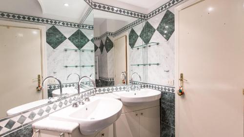 Rental in Rome Scala Deluxe