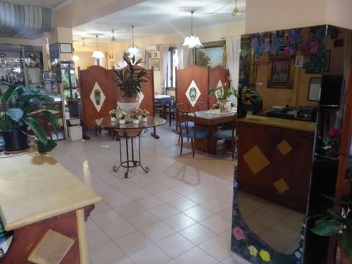 Hotel Eliseoにあるレストランまたは飲食店