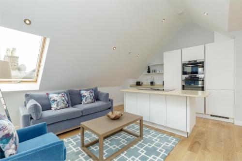 Cucina o angolo cottura di Destiny Scotland - Royal Mile Residence